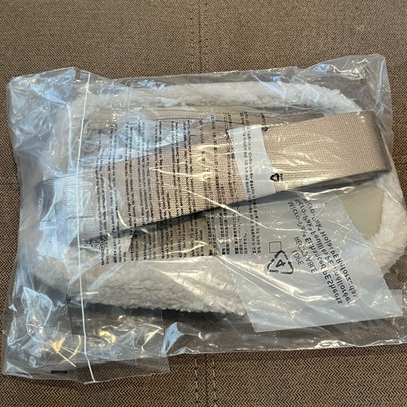 NWT Lululemon Everywhere Fleece Belt Bag - Picture 7 of 7